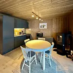 Modern Ski-in Out At