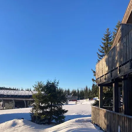 Апартаменты Modern Ski-in Out At *