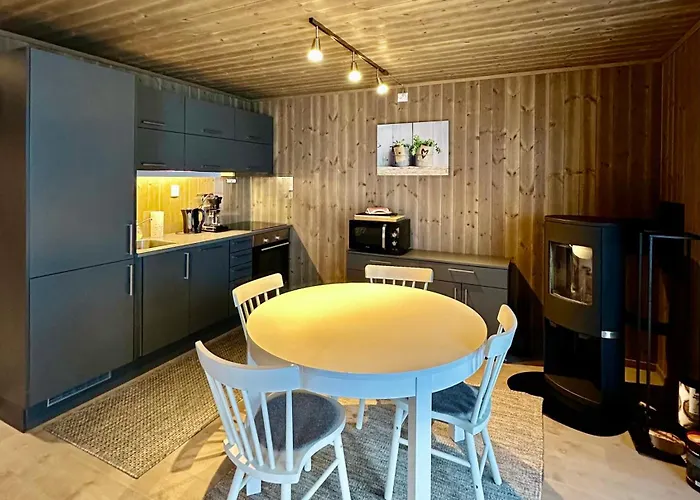 Modern Ski-in Out At